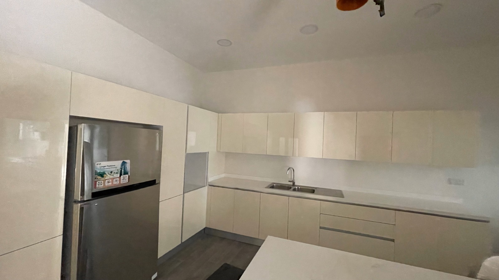 property 3654 image 0