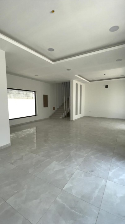 property 4192 image 0