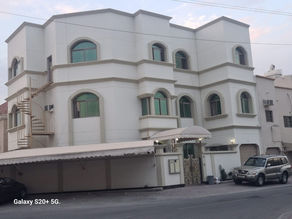 property 4211 image 0