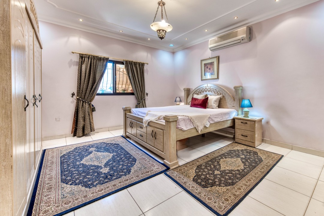 property 4353 image 2