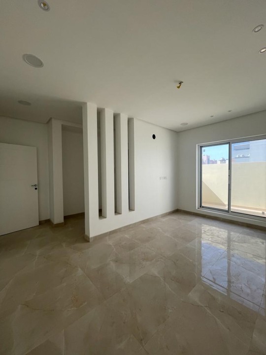property 4433 image 0