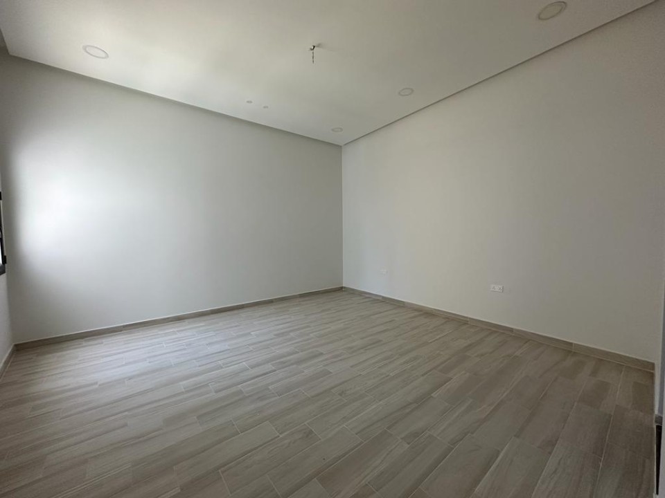 property 4466 image 0
