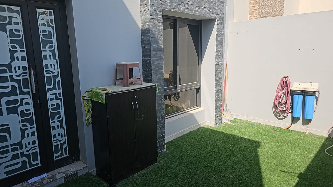 property 4578 image 0