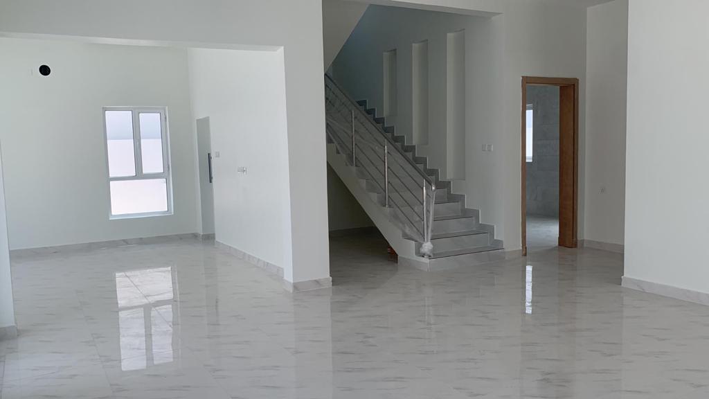 property 4652 image 0