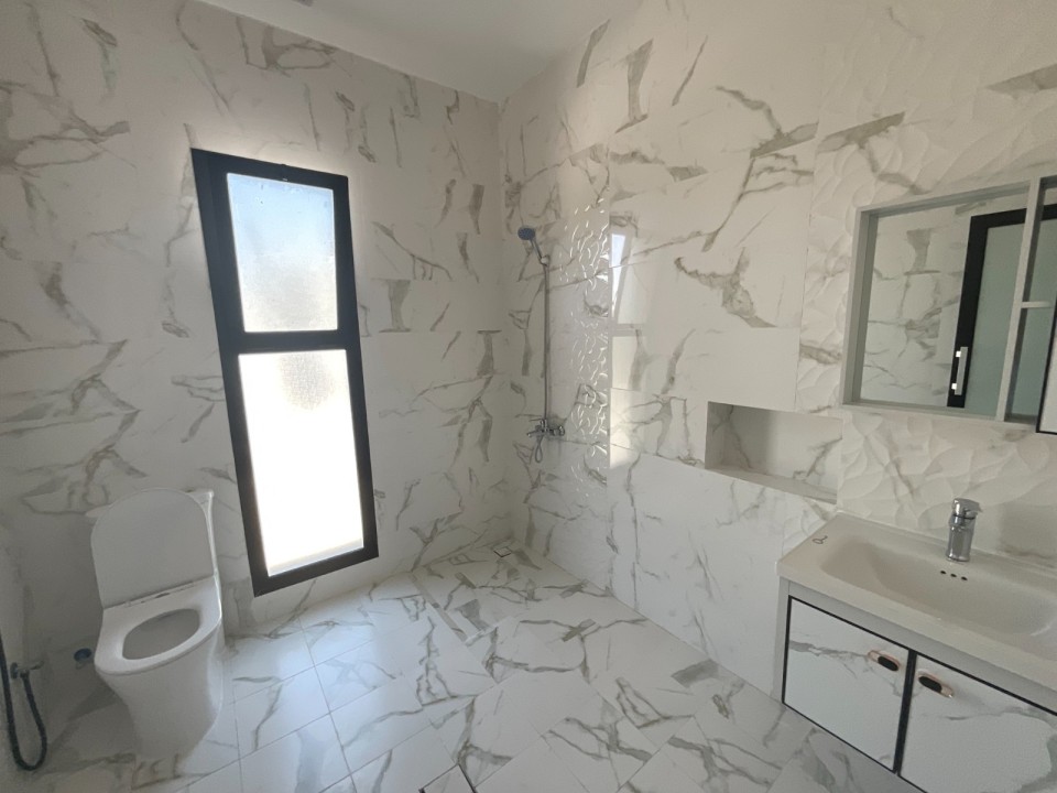 property 4823 image 0