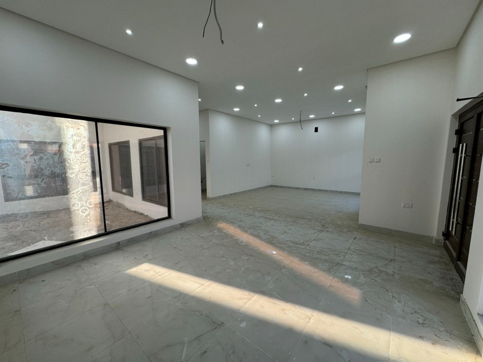 property 4977 image 1
