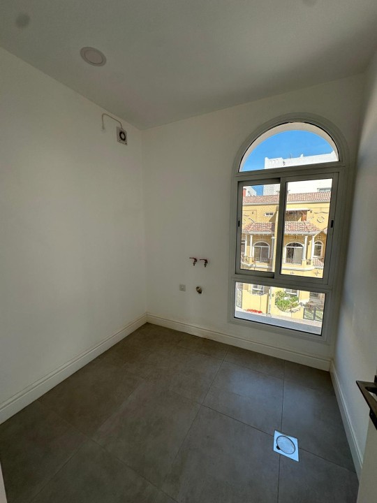 property 4979 image 3