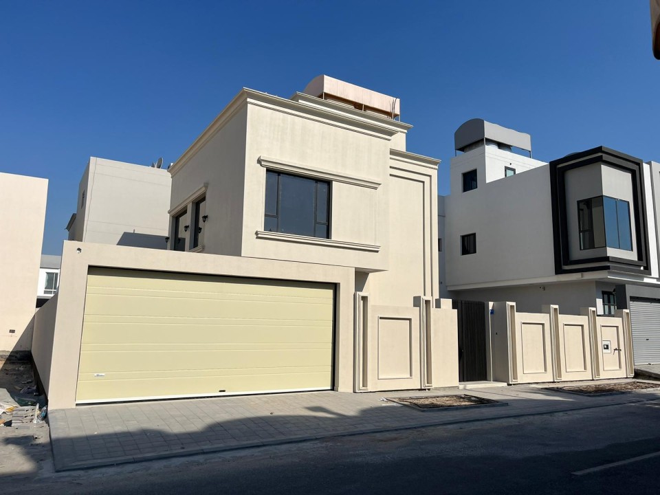 property 4986 image 0