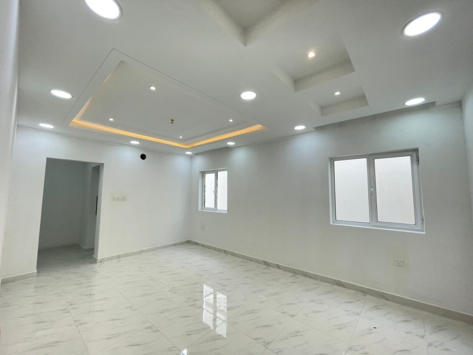 property 5046 image 0