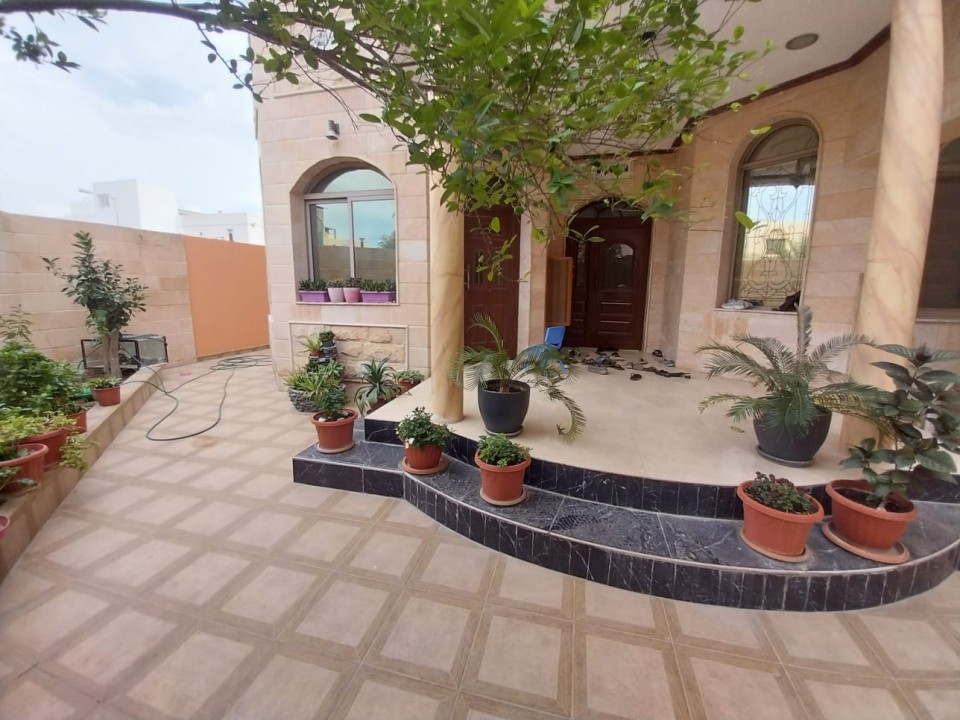 property 5330 image 0