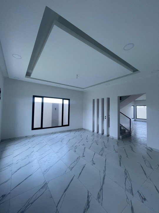 property 5525 image 2