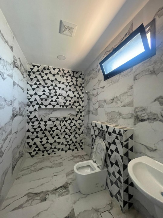 property 5525 image 1