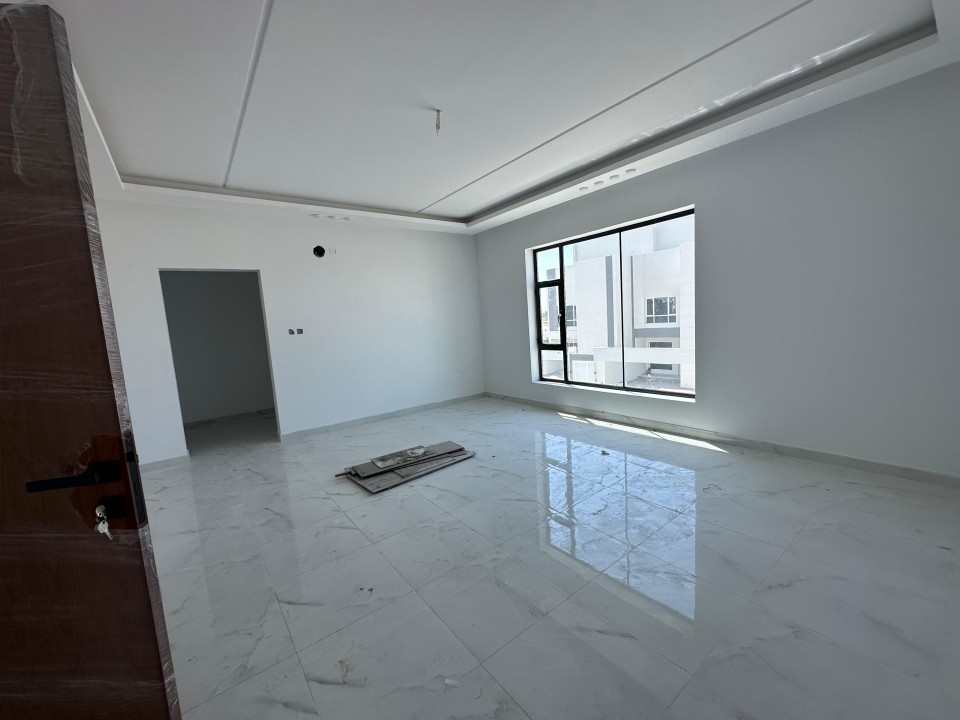 property 5839 image 0