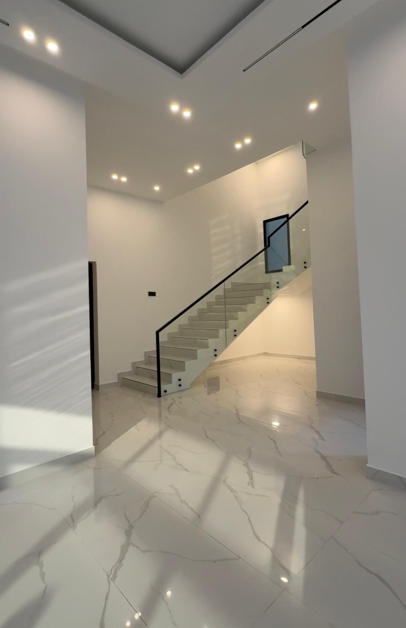 property 7352 image 2