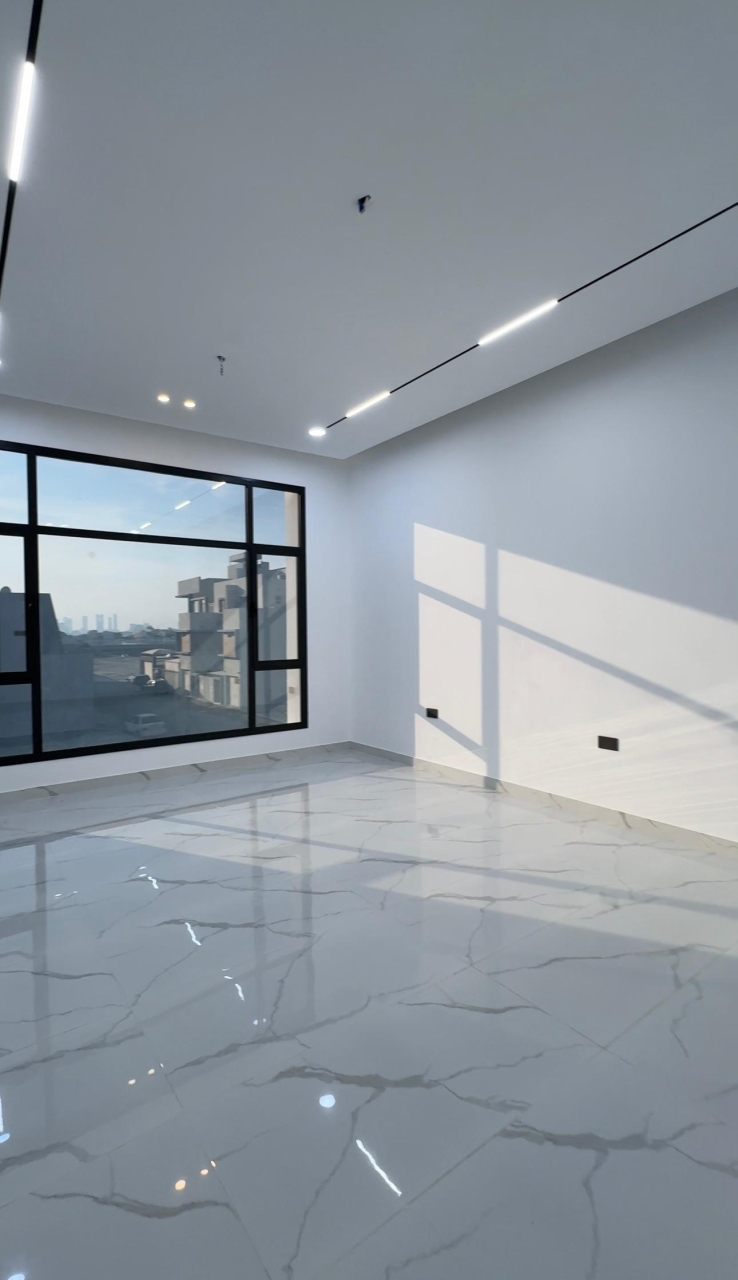 property 7352 image 4