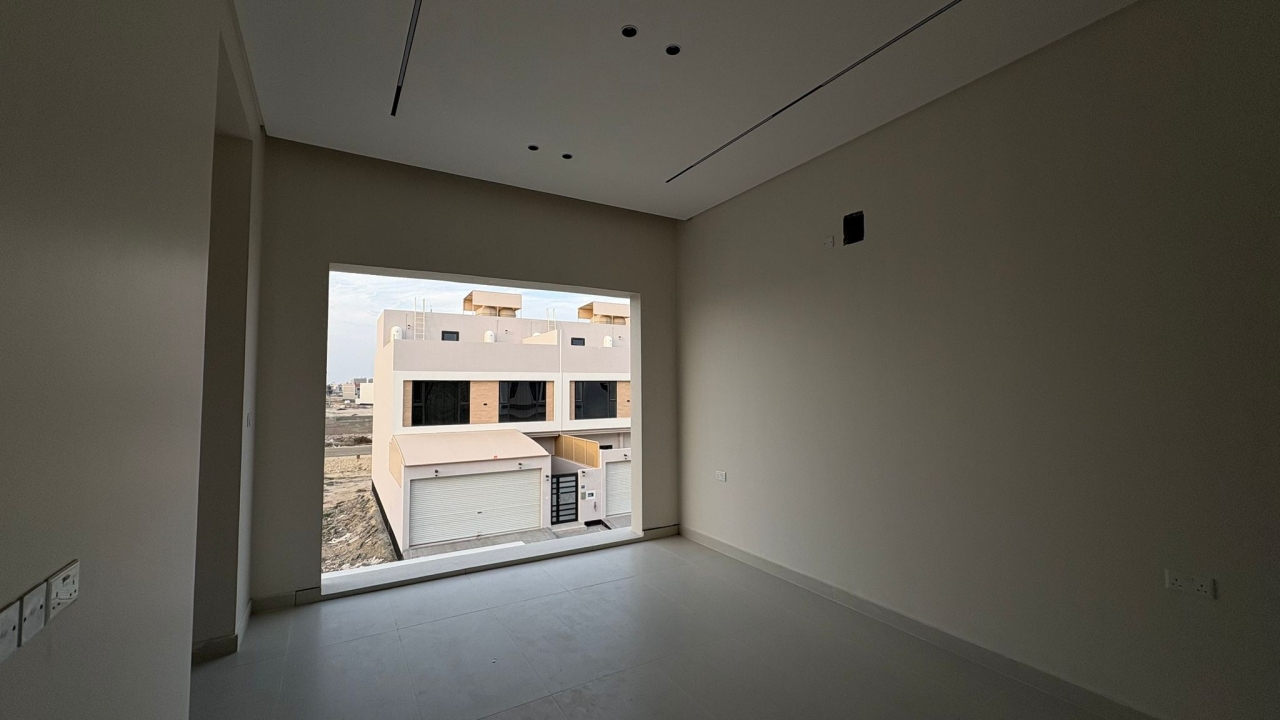 property 7369 image 3