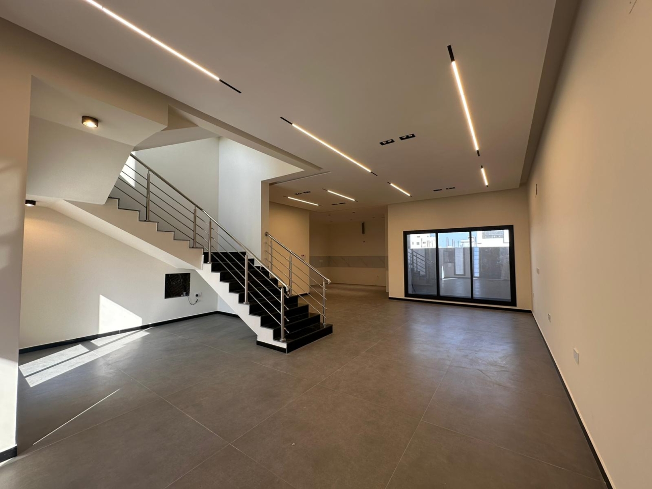 property 7378 image 0
