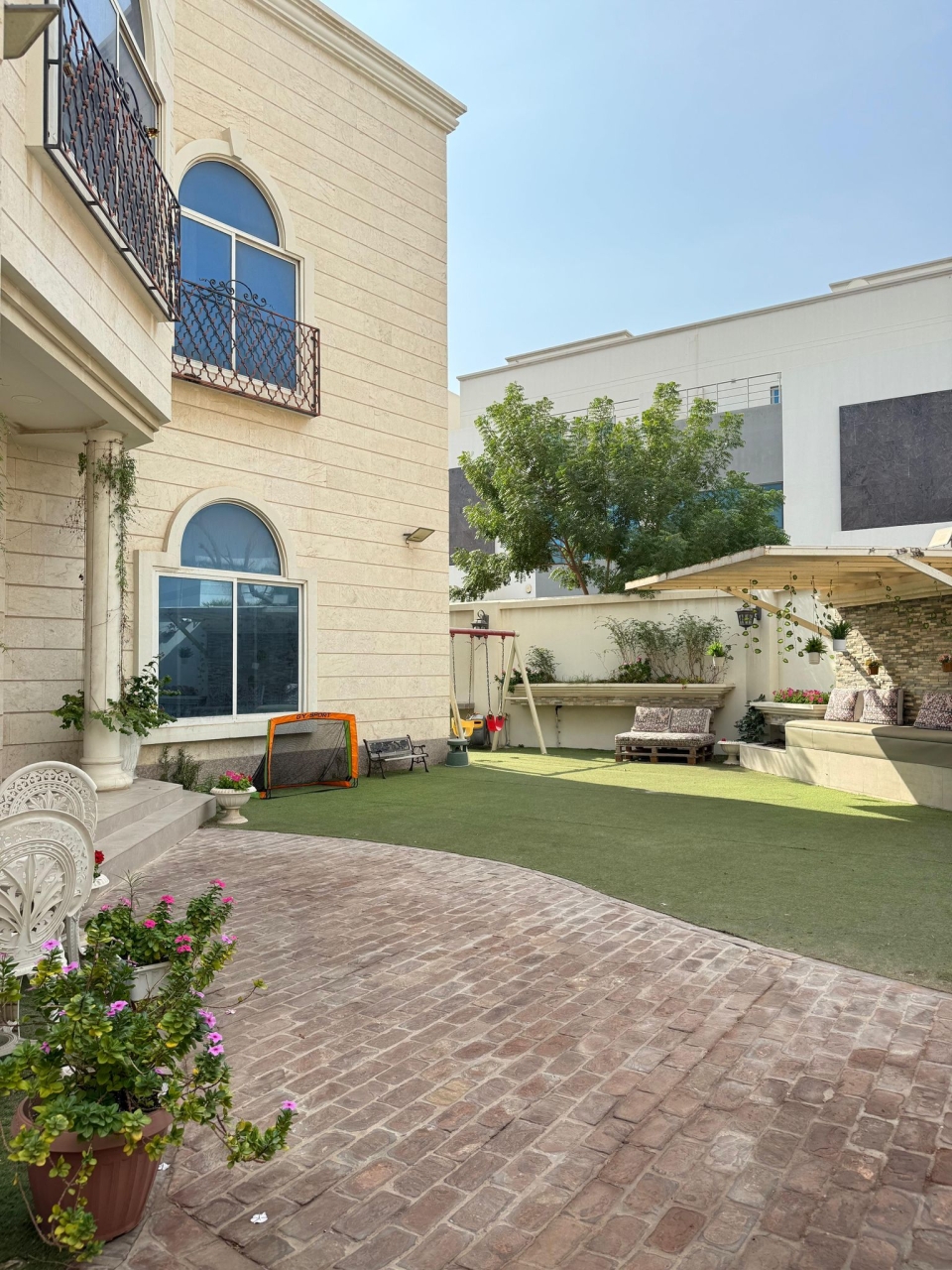 property 7398 image 1