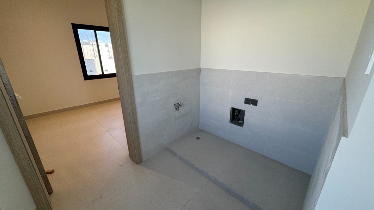 property 7400 image 8