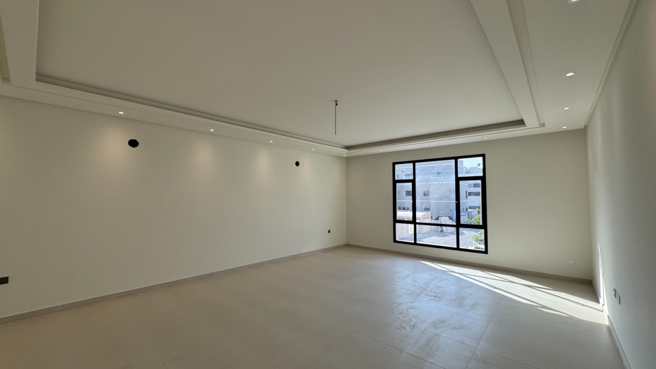 property 7400 image 2