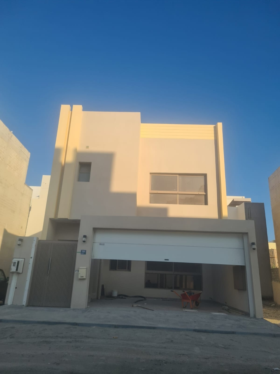 property 7413 image 0