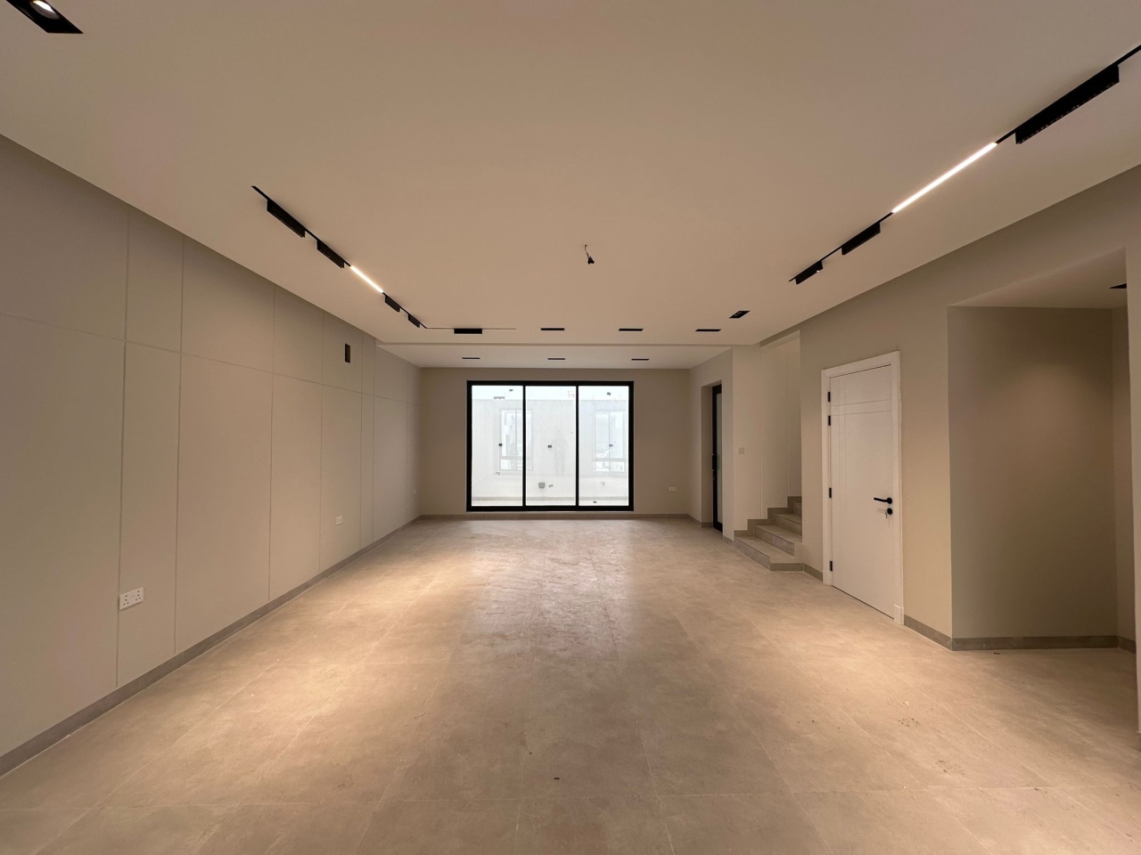 property 7470 image 0