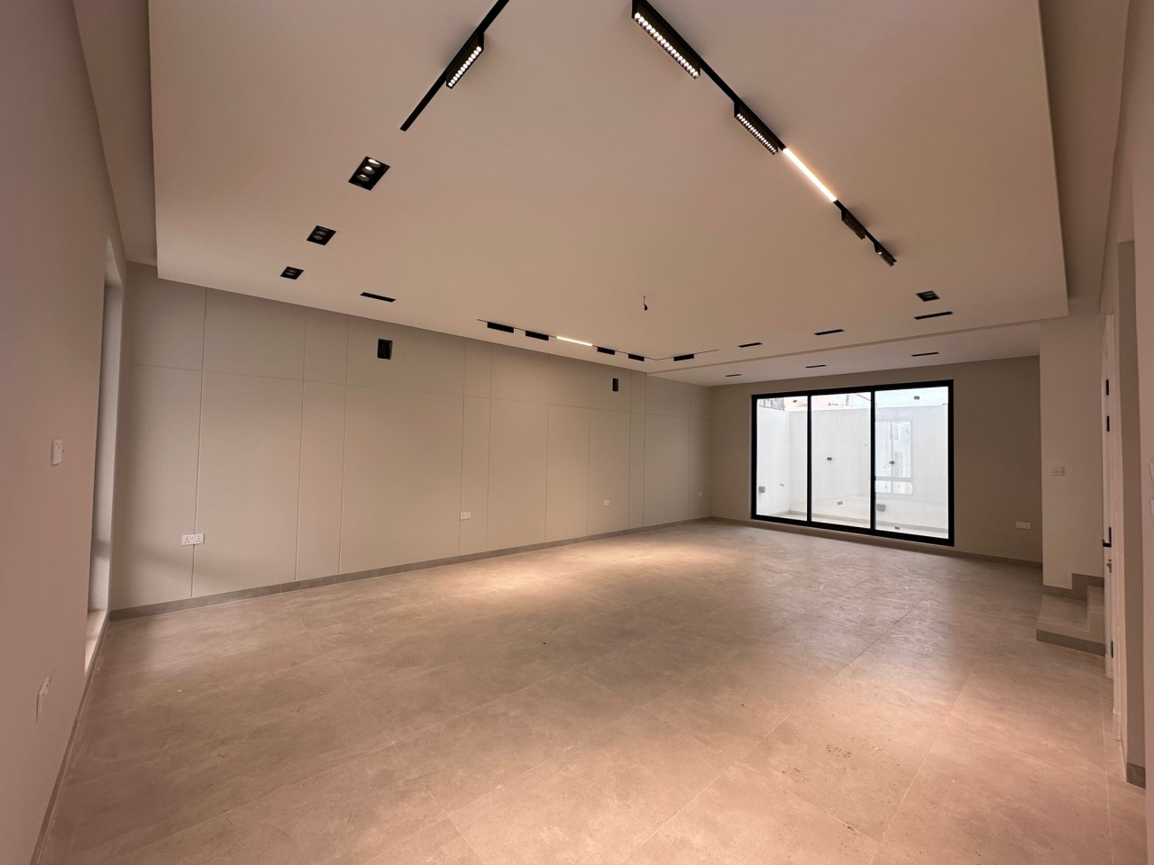 property 7470 image 1