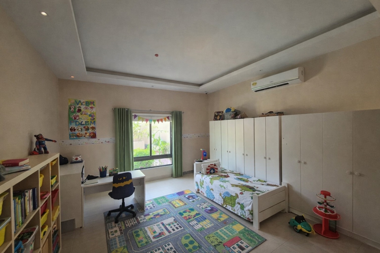 property 7478 image 0