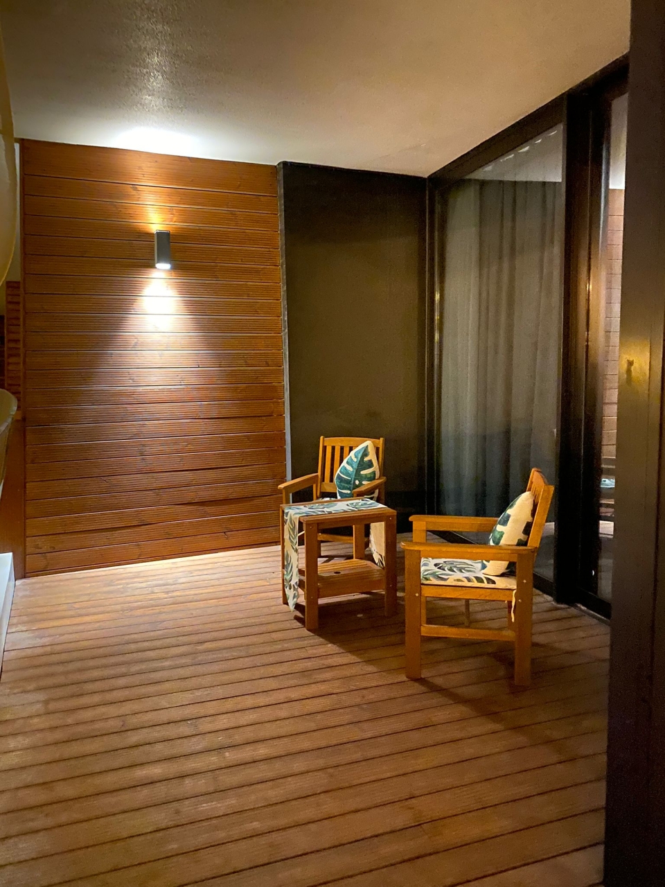 property 7493 image 0