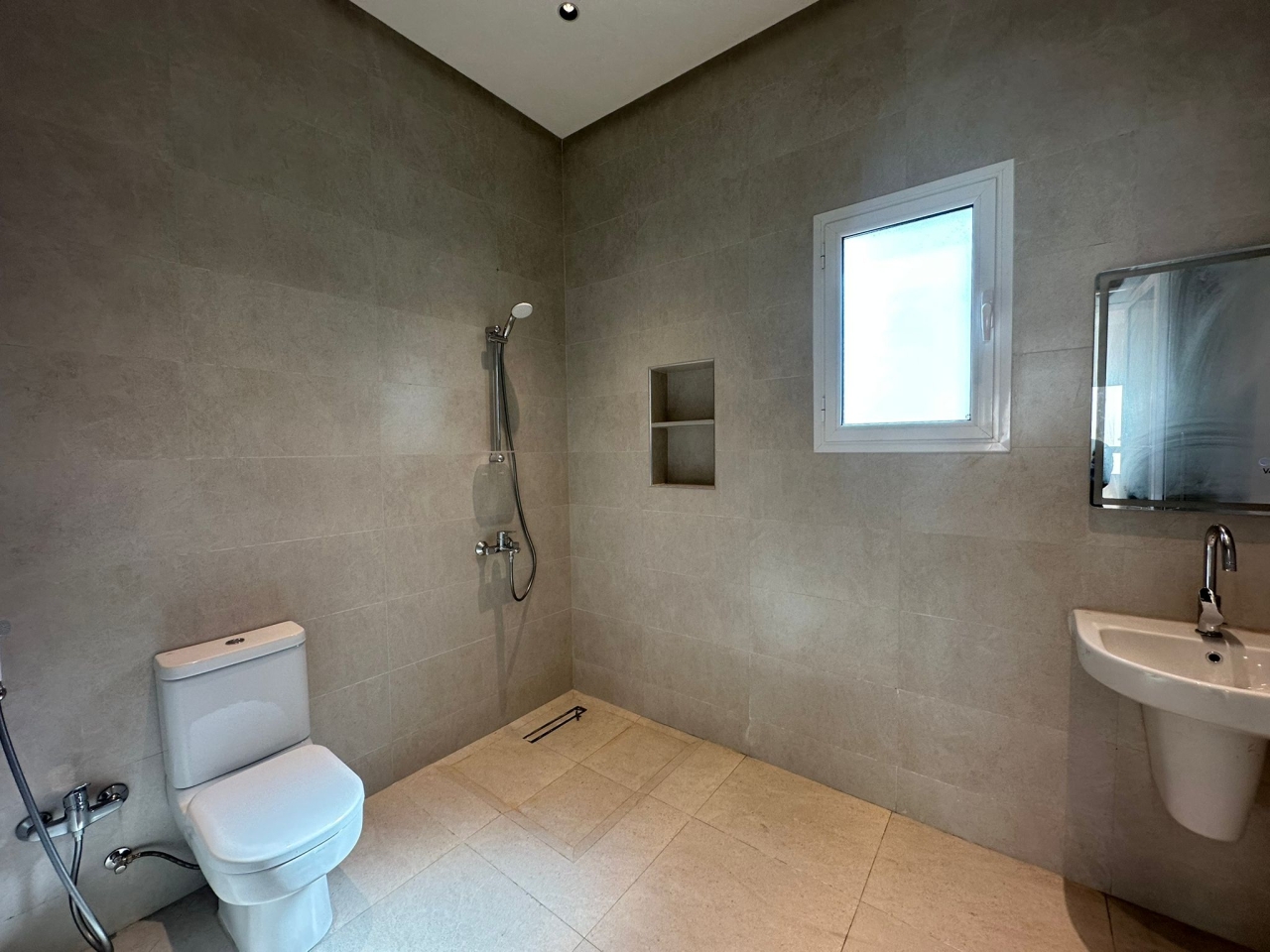 property 7497 image 8