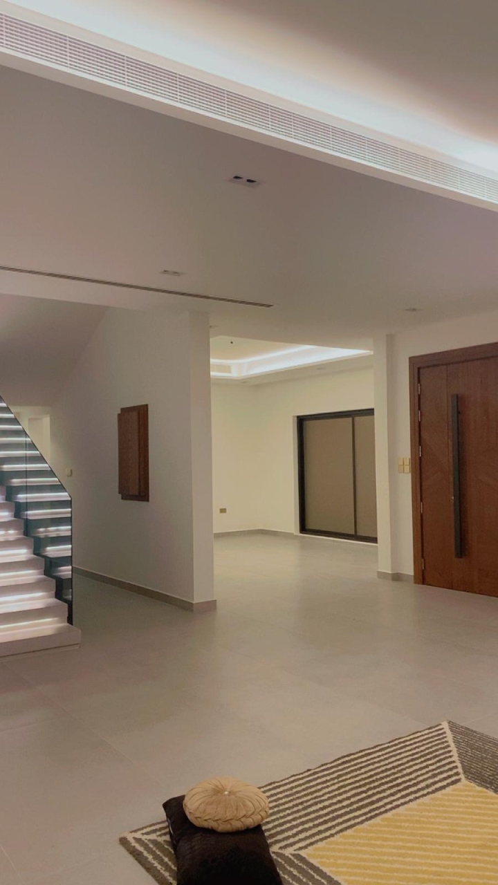 property 7513 image 3