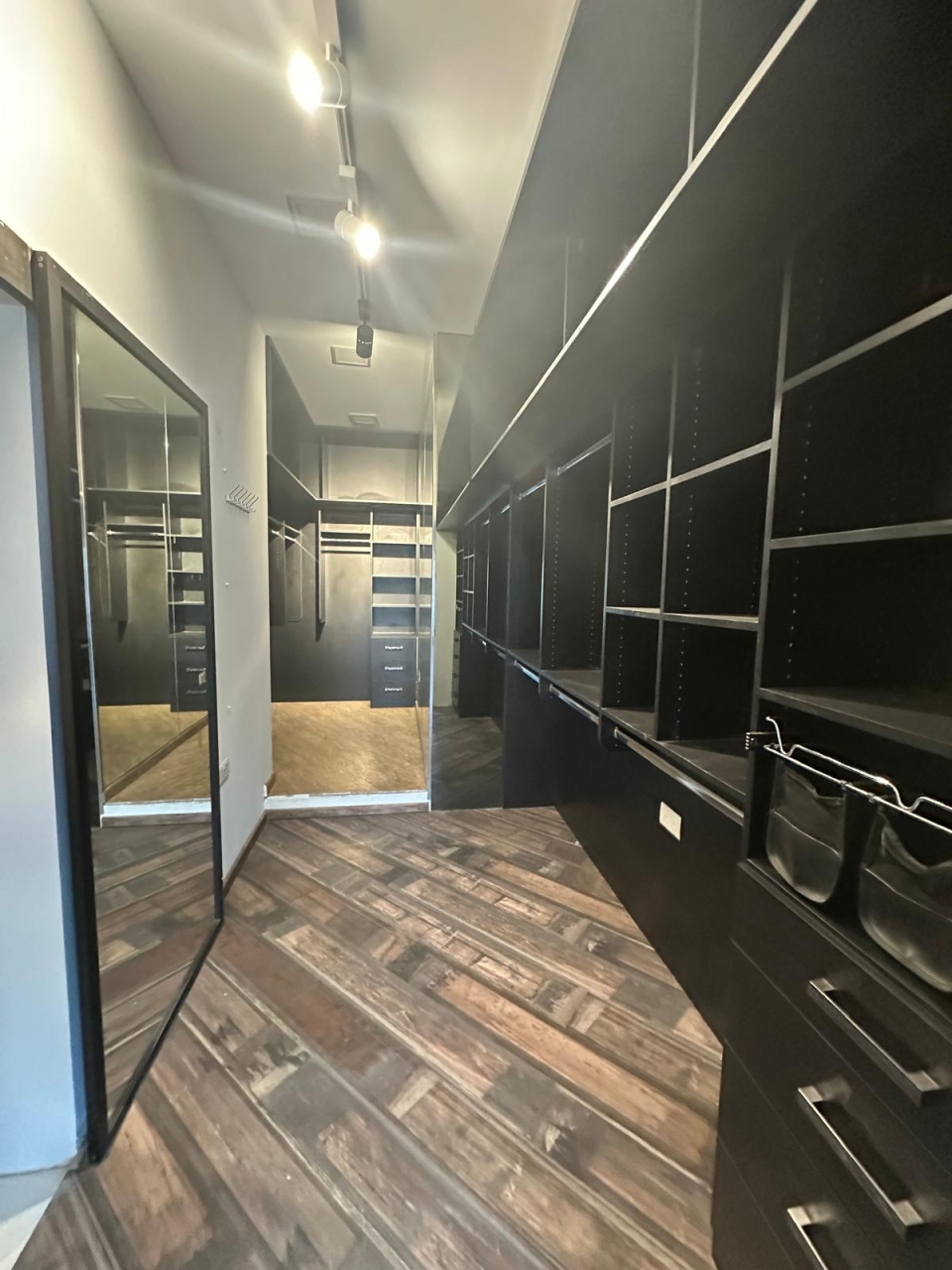 property 7527 image 6