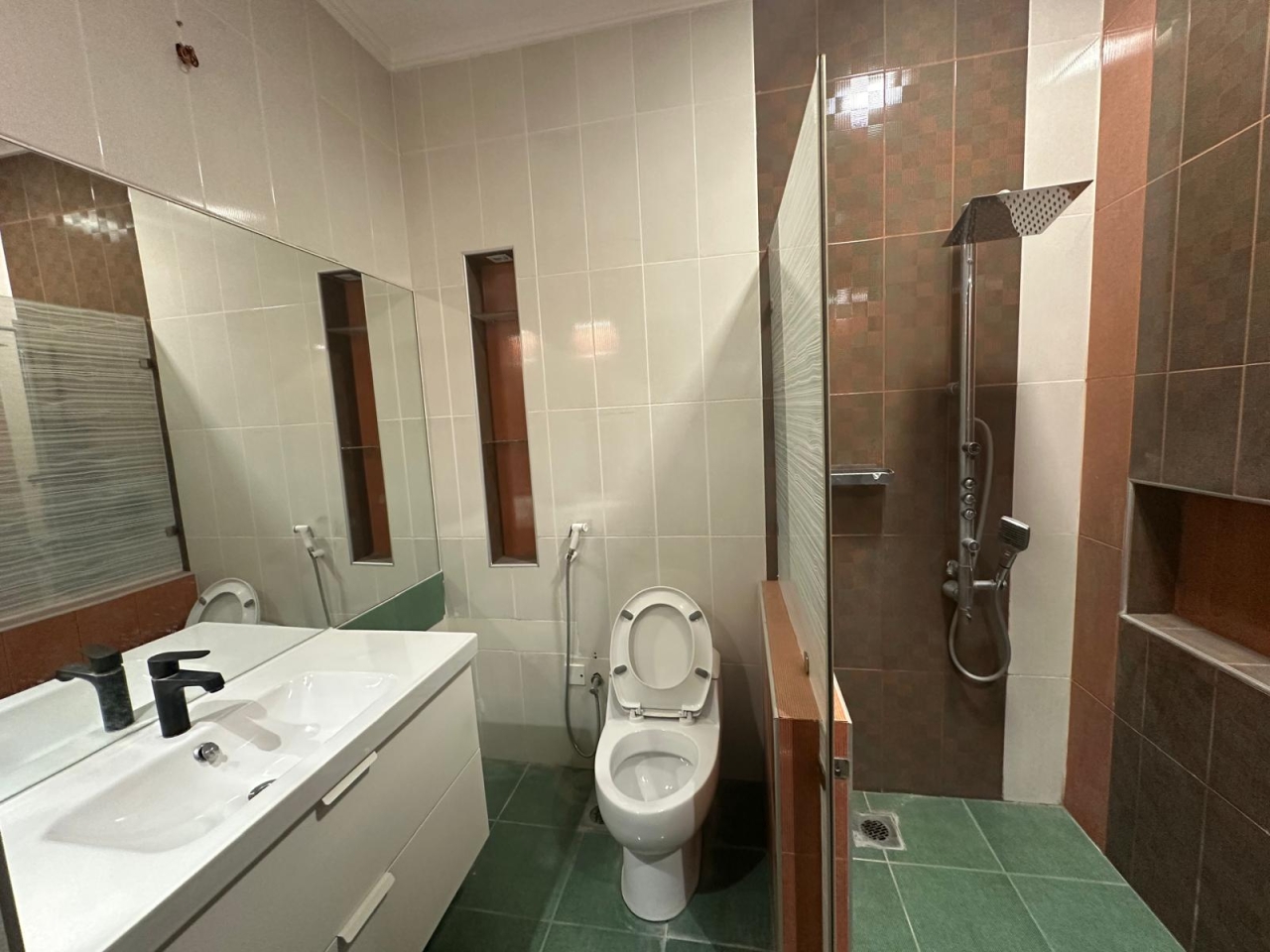 property 7527 image 9
