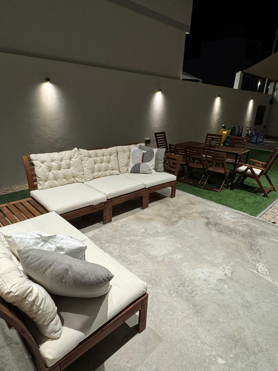 property 7544 image 0