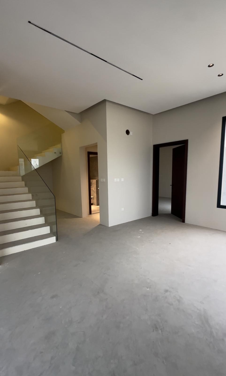 property 7546 image 0