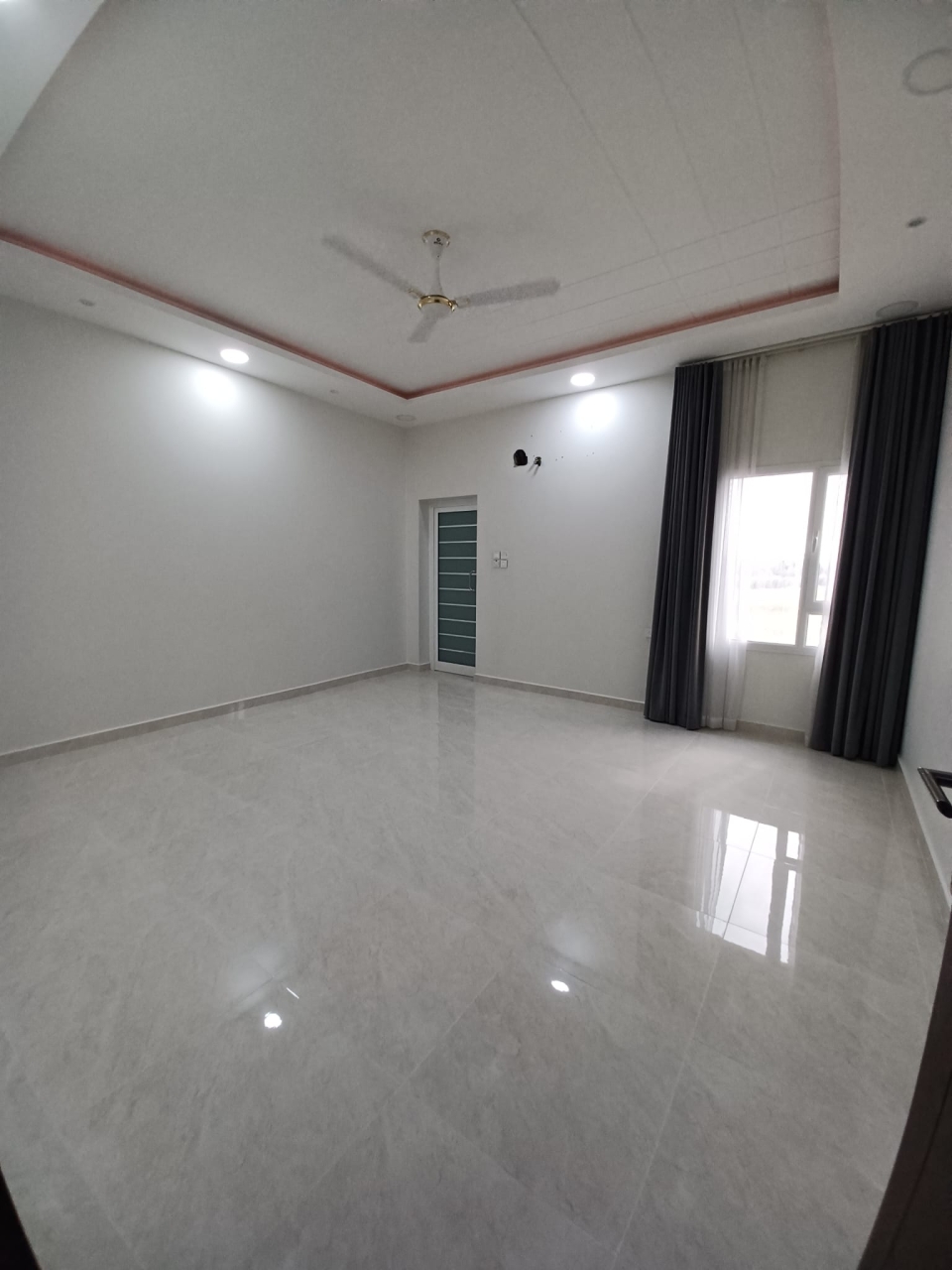 property 7552 image 1