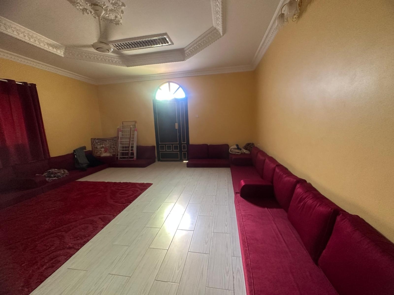 property 7557 image 1