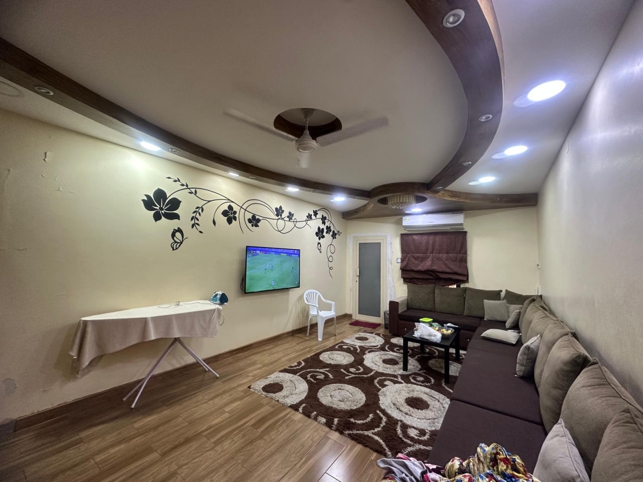 property 7557 image 3