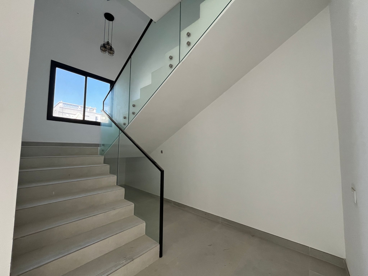 property 7572 image 1