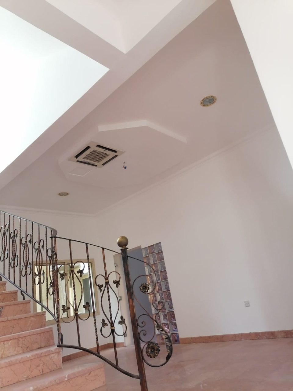 property 7574 image 3