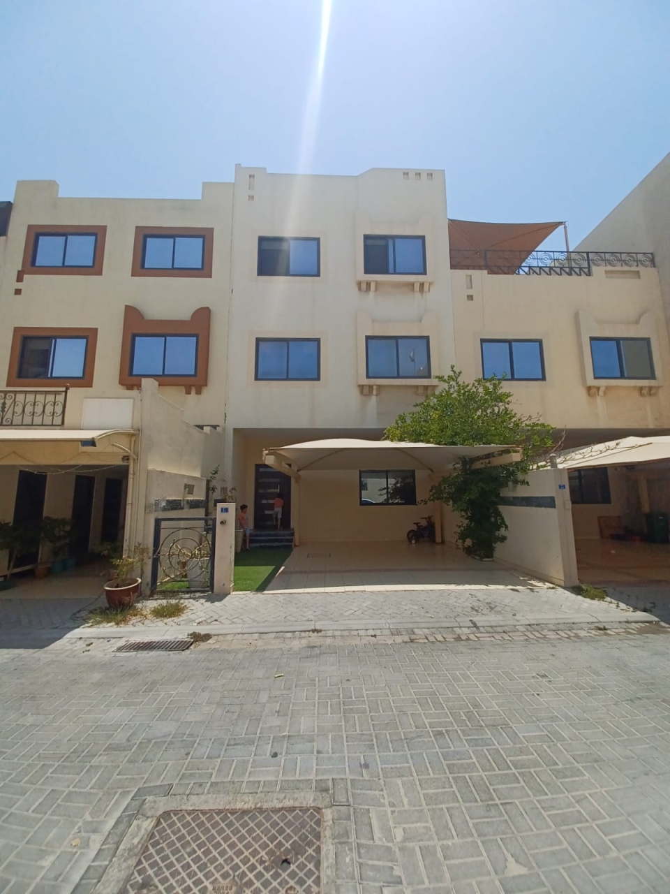 property 7651 image 0