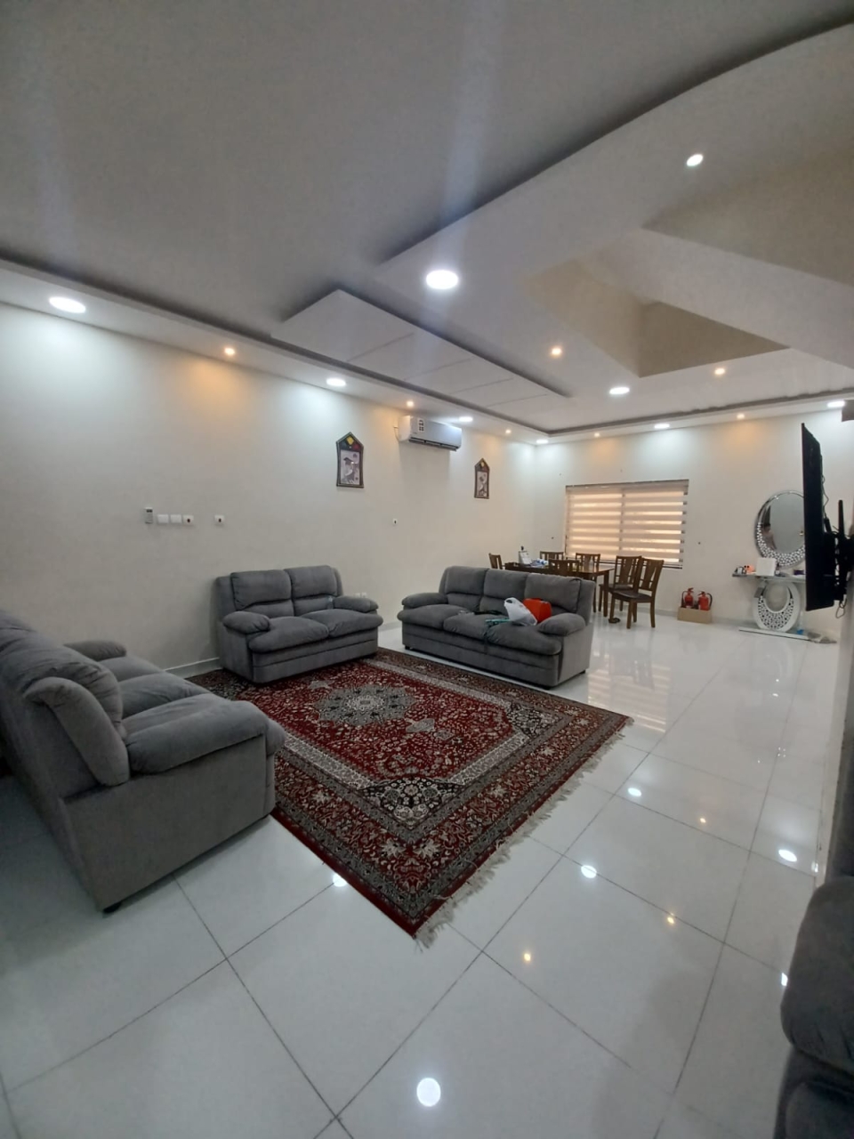 property 7651 image 1