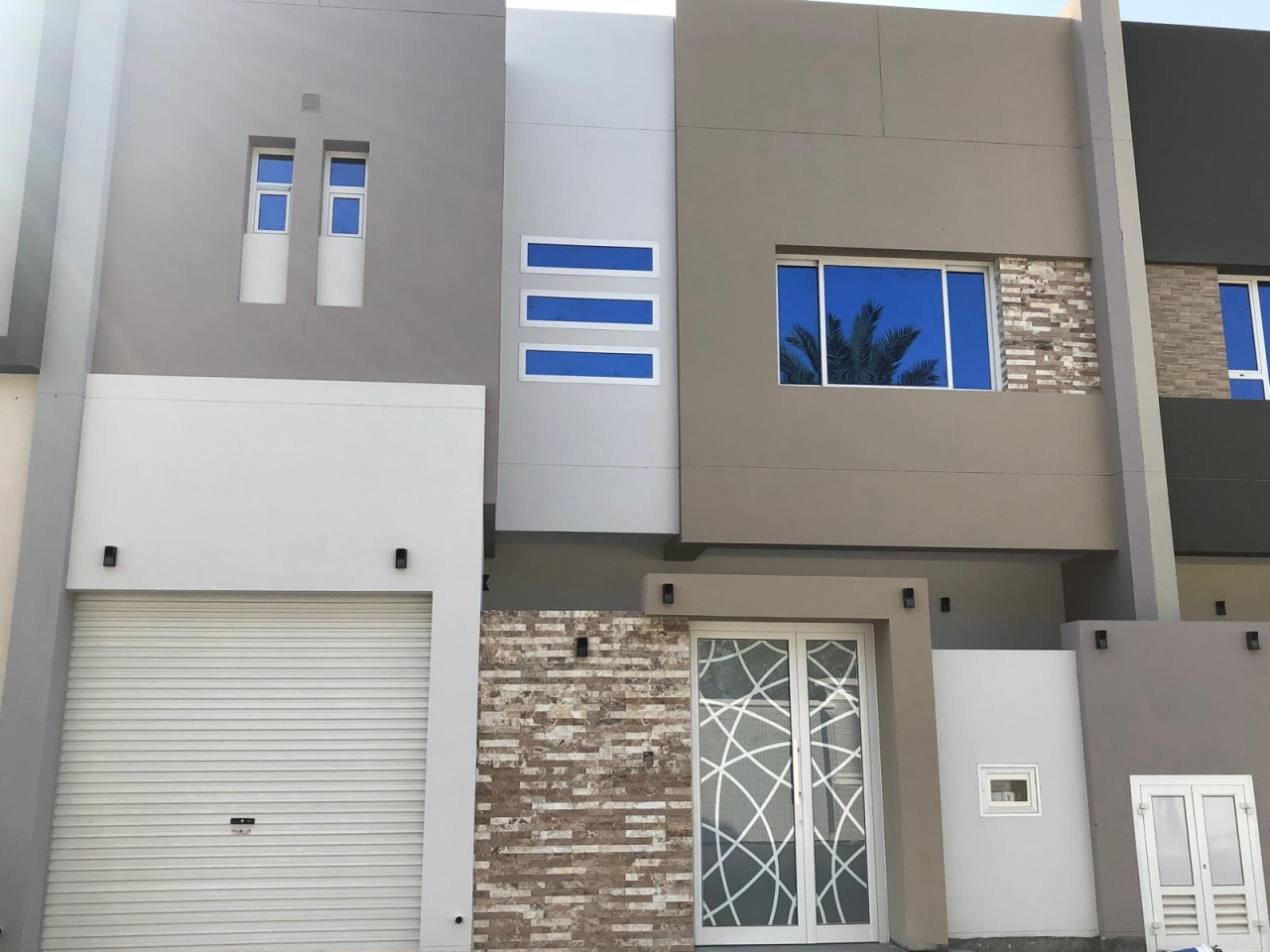 property 7667 image 0