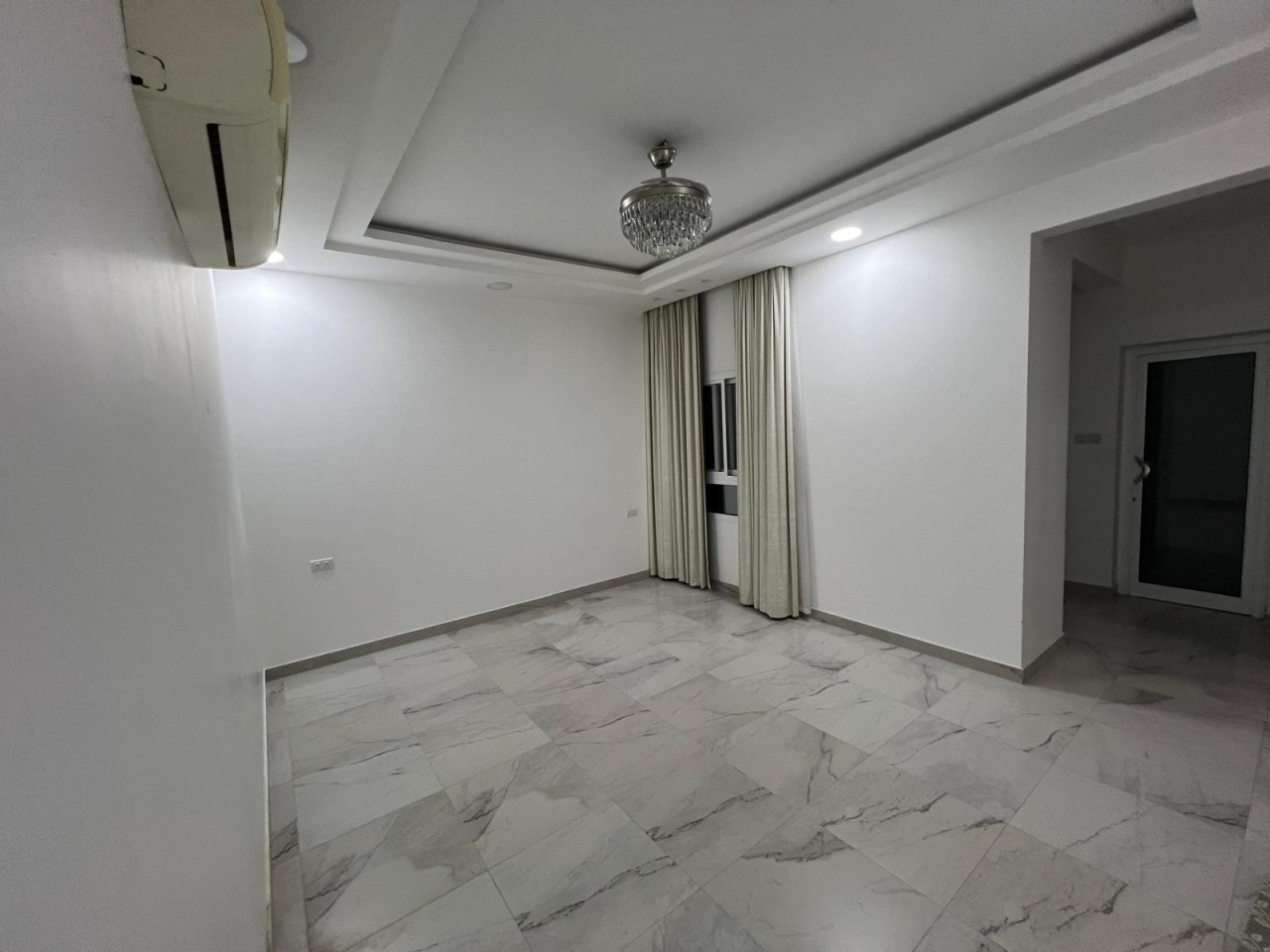 property 7667 image 0