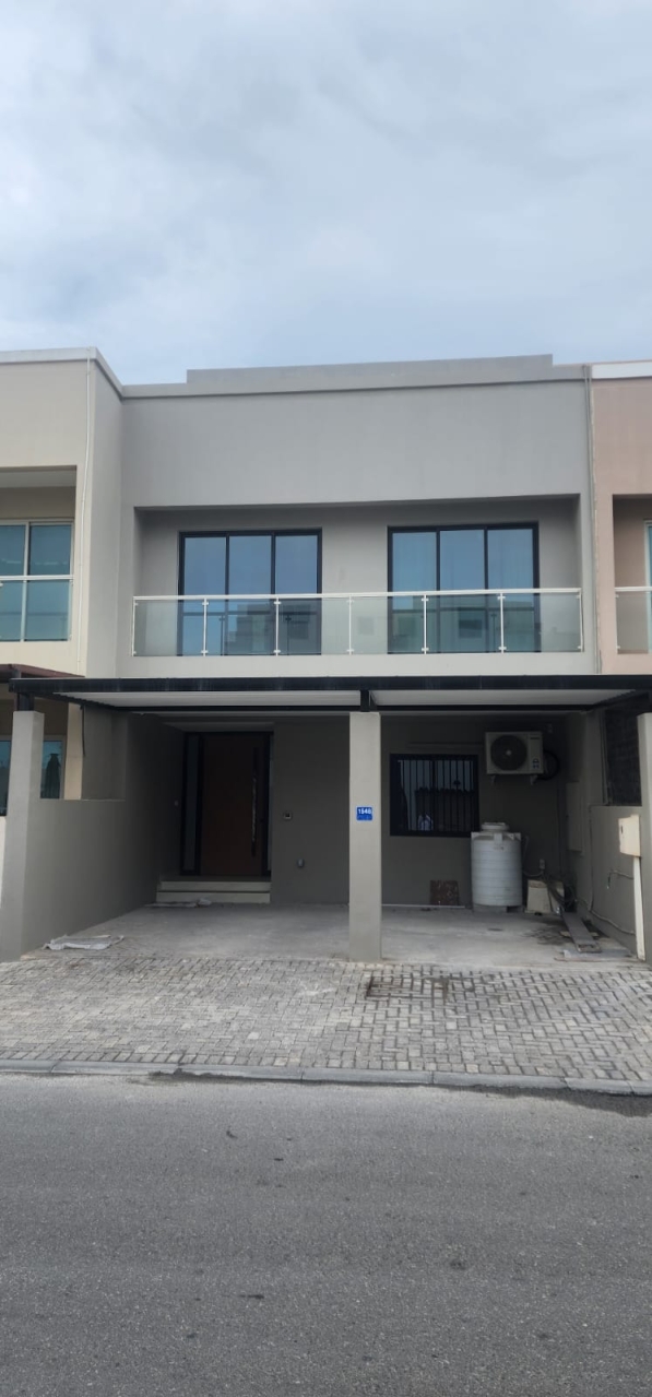 property 7672 image 0