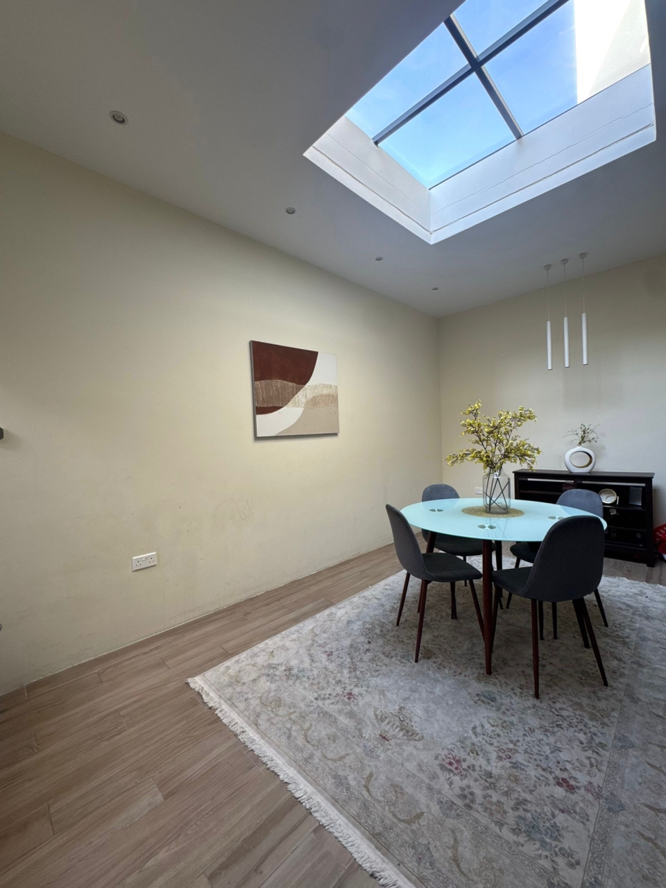property 7692 image 0