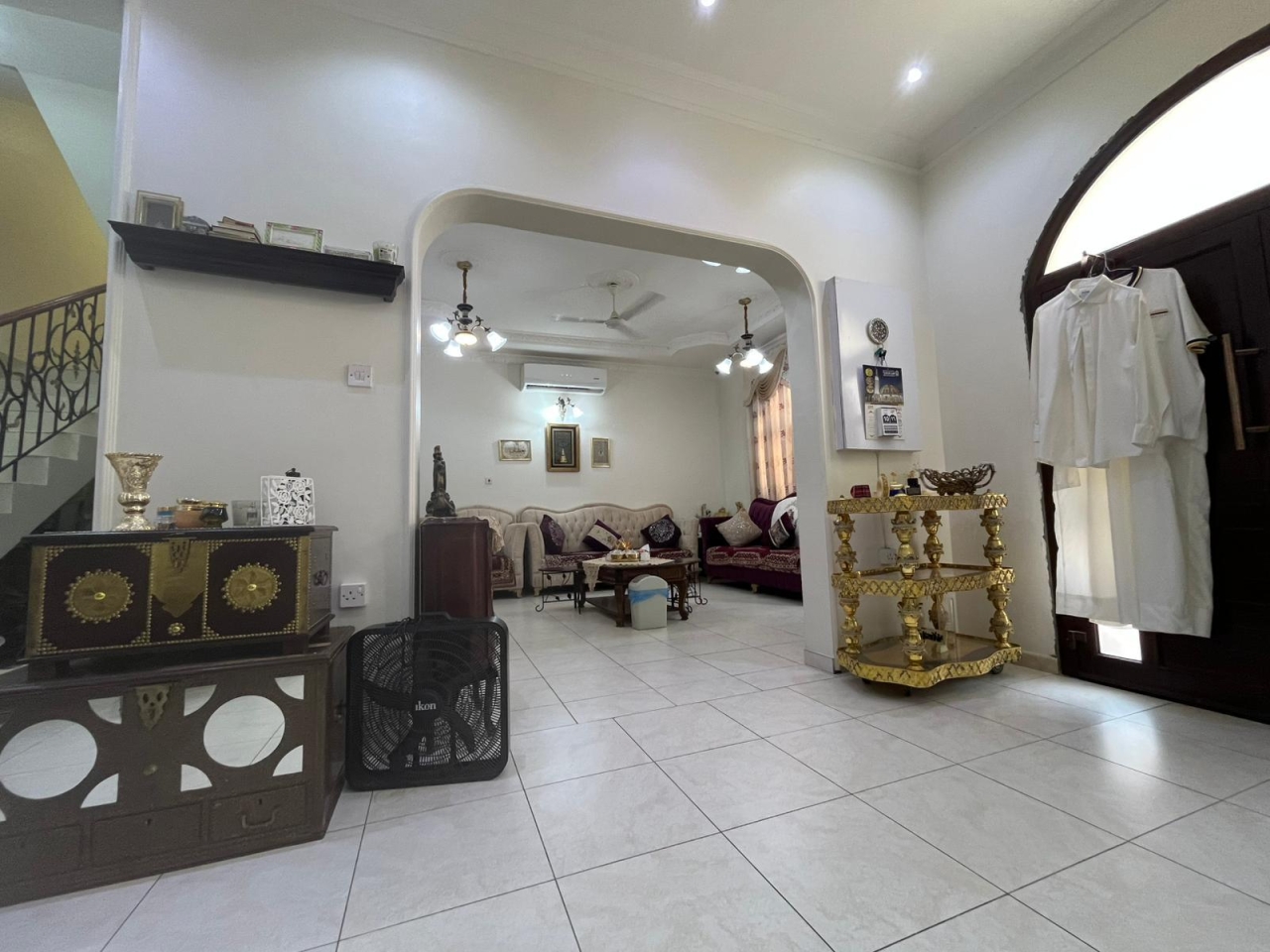 property 7709 image 0