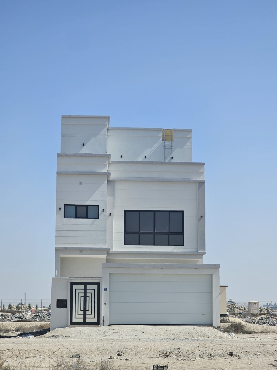 property 7714 image 0