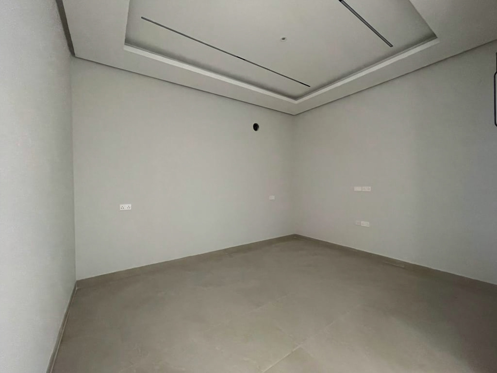 property 7728 image 2