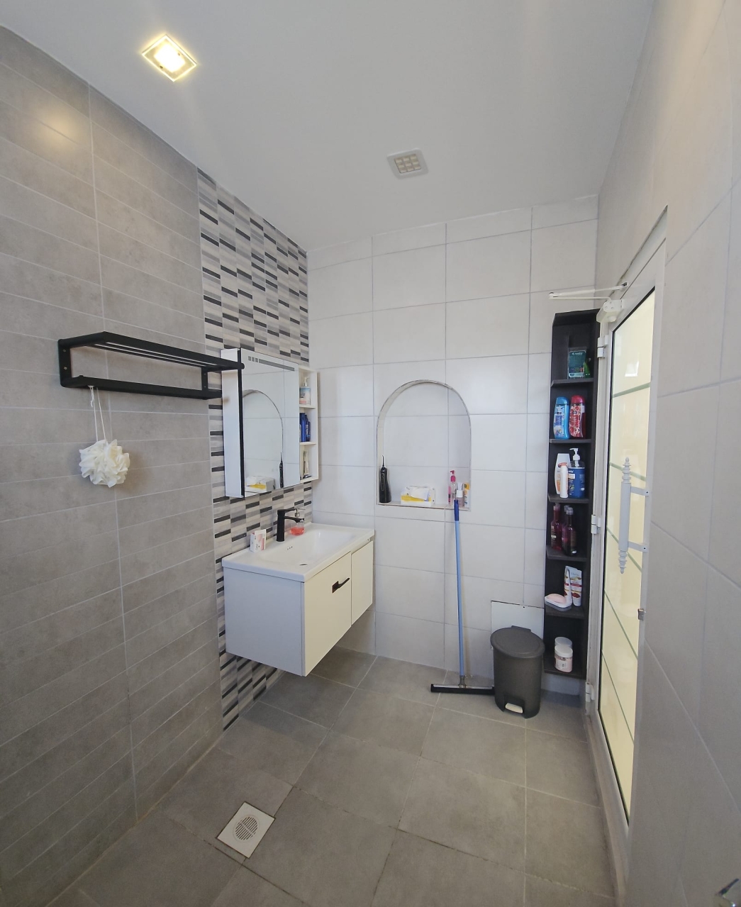 property 7731 image 0